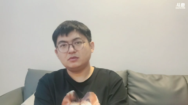 我在斗鱼看火力堂主直播户外