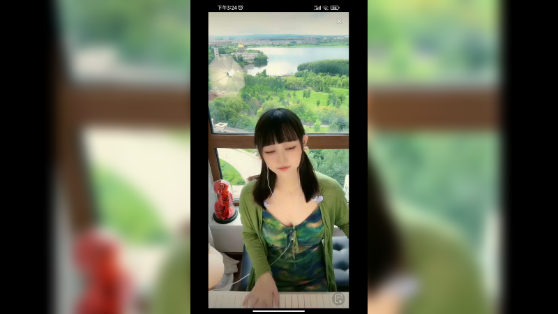 好可爱的小姐姐啊