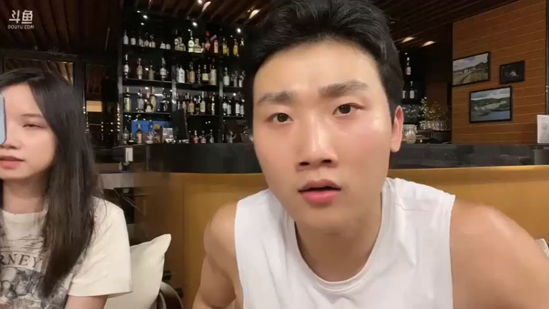 【2023-07-15 00点场】胸肌很大的良小伞：一元粉丝牌！钻粉卡！广州户外24小时直播