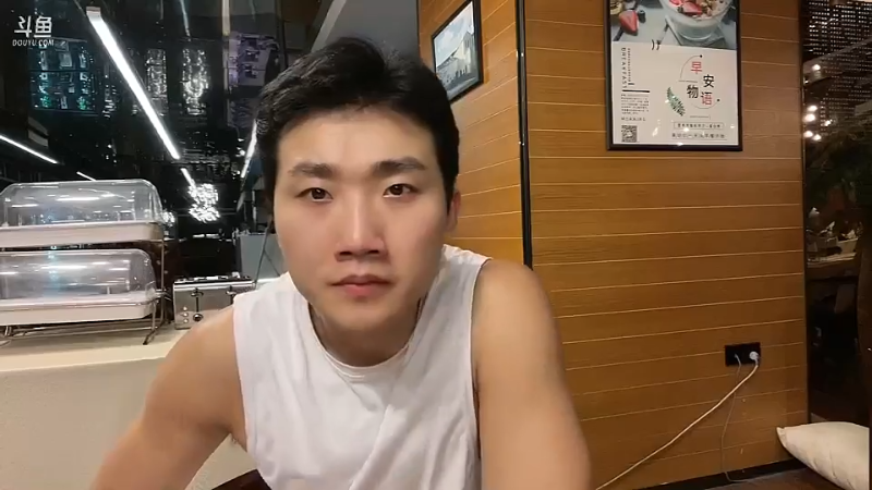 【英雄联盟】胸肌很大的良小伞的精彩时刻 20230715 01点场