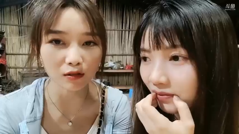 肖淑洁和女主播聊天，很懂直播，过来人啊