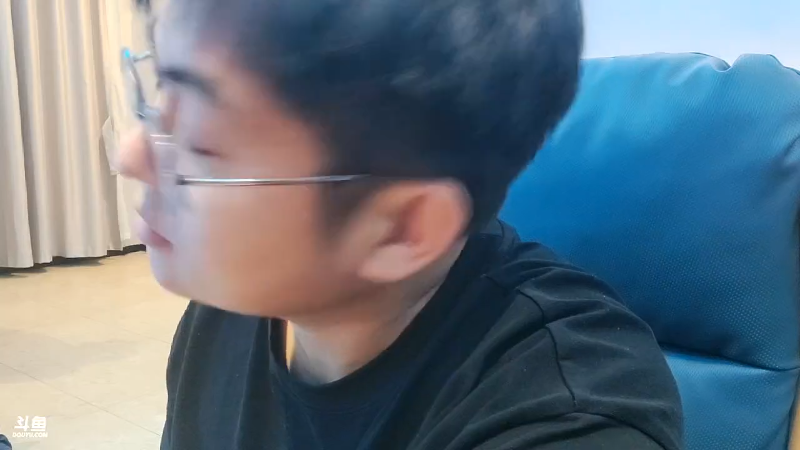 看斗鱼直播这五年来，没发现一个纯粹的人。