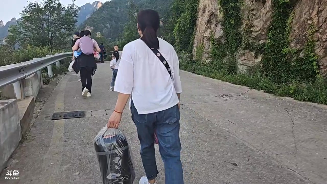 【2023-07-16 18点场】蓝战非OvO：河南老君山～环游第120天