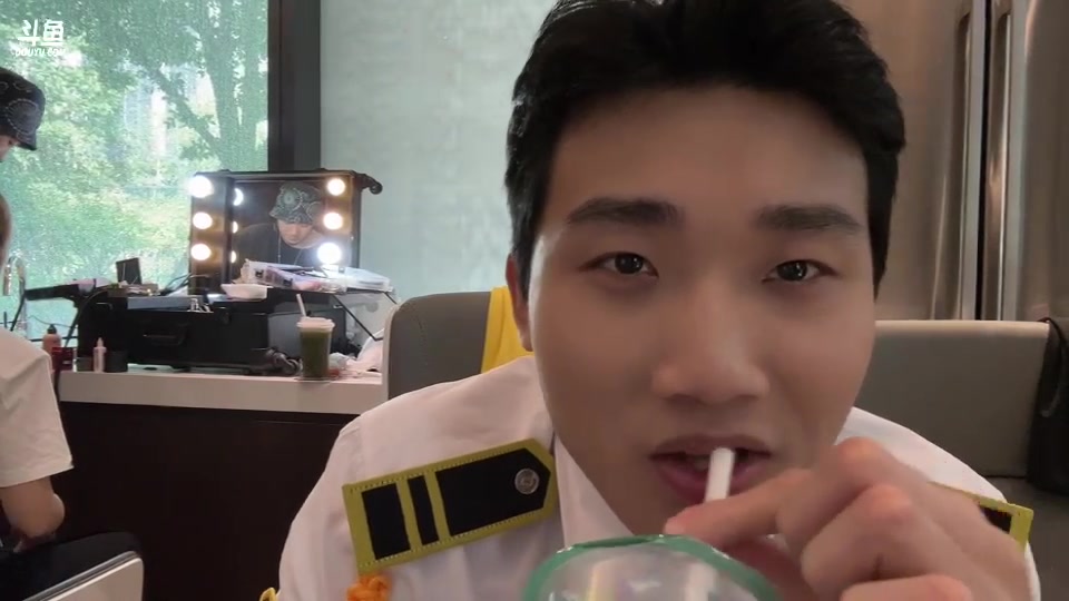 【2023-07-18 15点场】胸肌很大的良小伞：18号早8点直播解说杯宣传片拍摄！钻粉卡