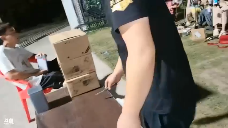 女主播出积分拍卖大哥的礼物，安安血赚啊