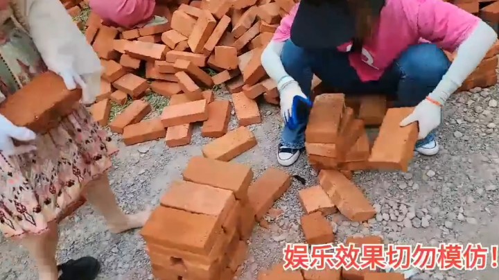 第一个拍断砖最后一个拍断砖的拍砖视频