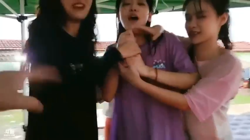 肖哥女团户外女主播口号是什么？大家都答不对，来记一下