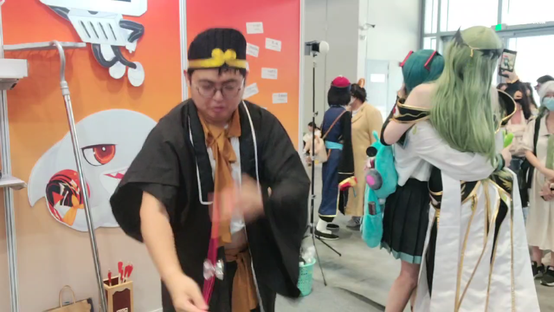 猪八戒表演溜溜球