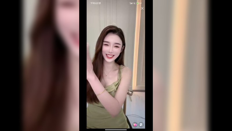 美女小姐姐笑起来很好看啊