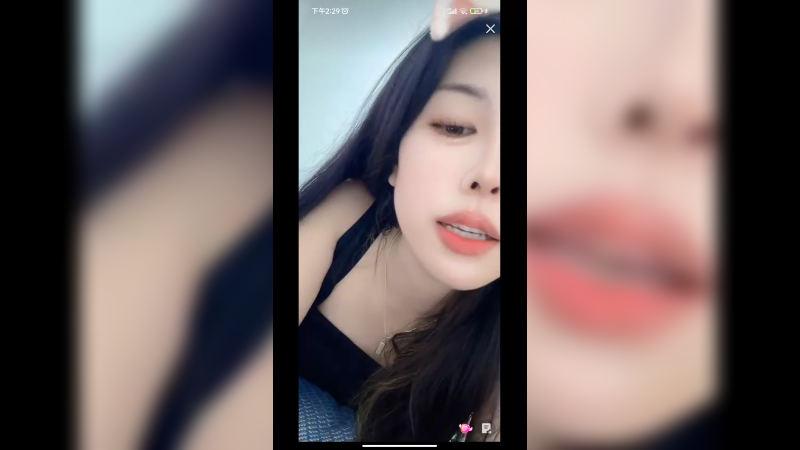 很可爱的小姐姐啊