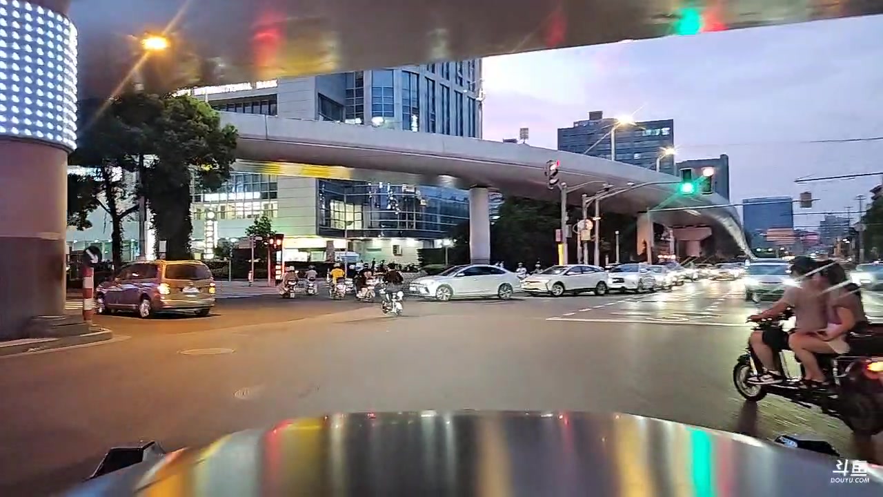 【2023-07-23 18点场】黑人毅：休息会，晚点播个夜宵