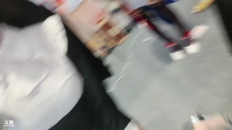 我手机怼你腿上都没事