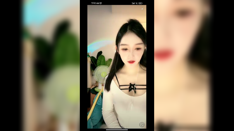 美女这衣服好看，漂亮啊