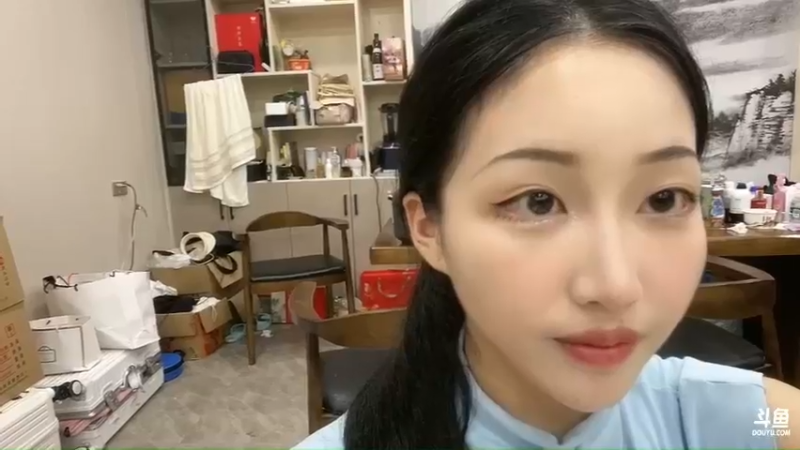 利世小姐姐今天第一天来洪湖真不错啊