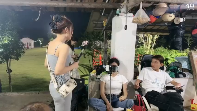 美女素素随性直播真可爱