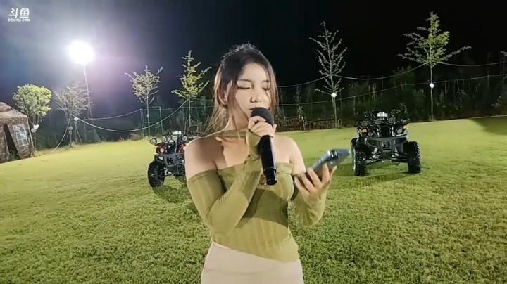 美女小梦仙唱歌很好听啊