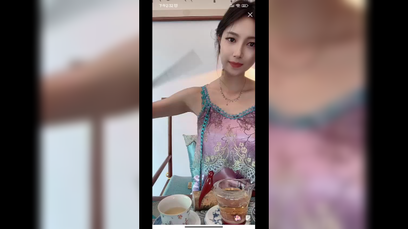 美女直播泡茶，好看的