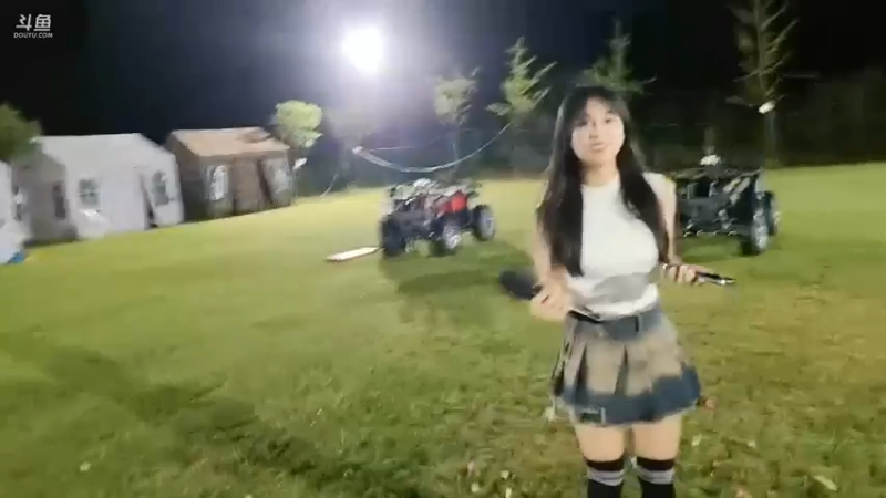 美女徐不快乐唱情歌很好听，可爱啊