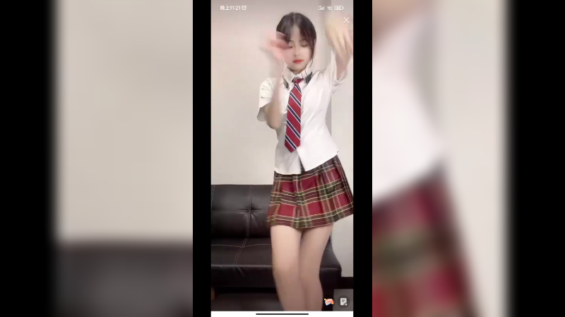 可爱美少女怡宝跳舞好可爱