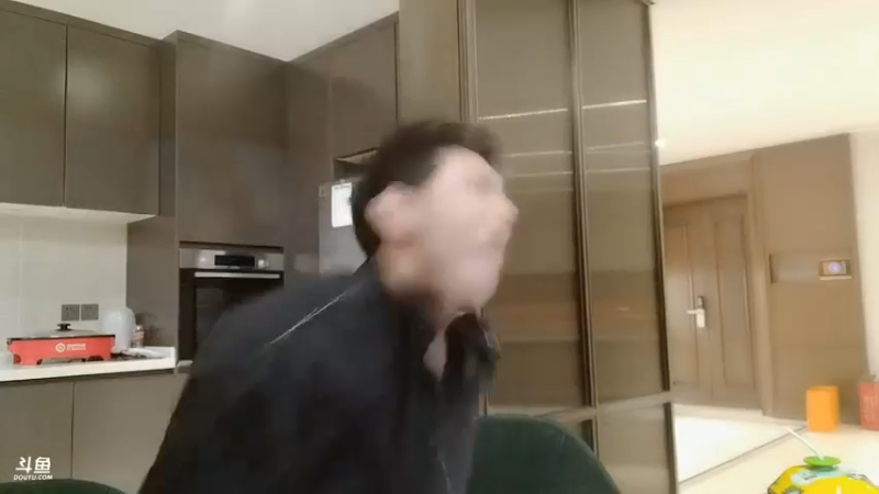 大哥陈哥送大礼，博哥好激动