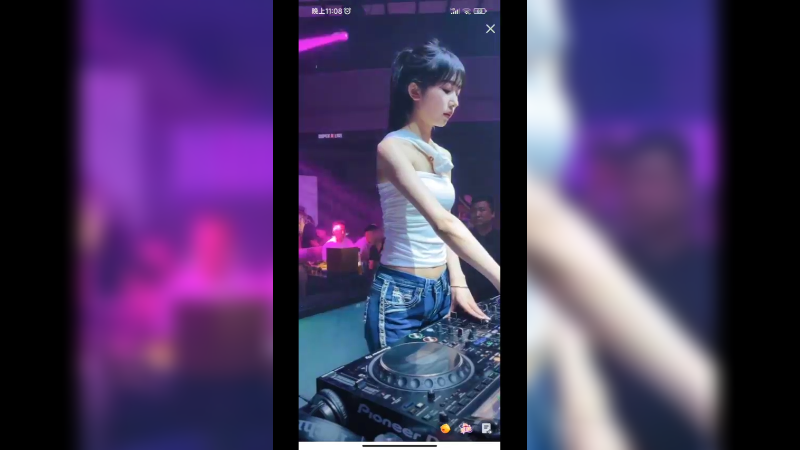 美女DJ奶栗跳舞好看，不错啊