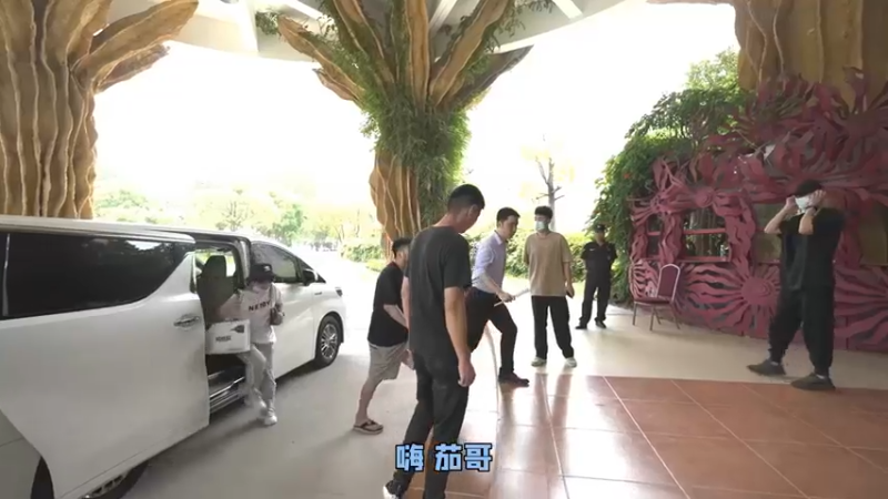 这校园氛围真不错喔~