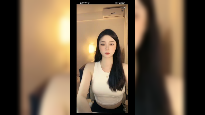 美女小姐姐直播在家聊天，很好看啊