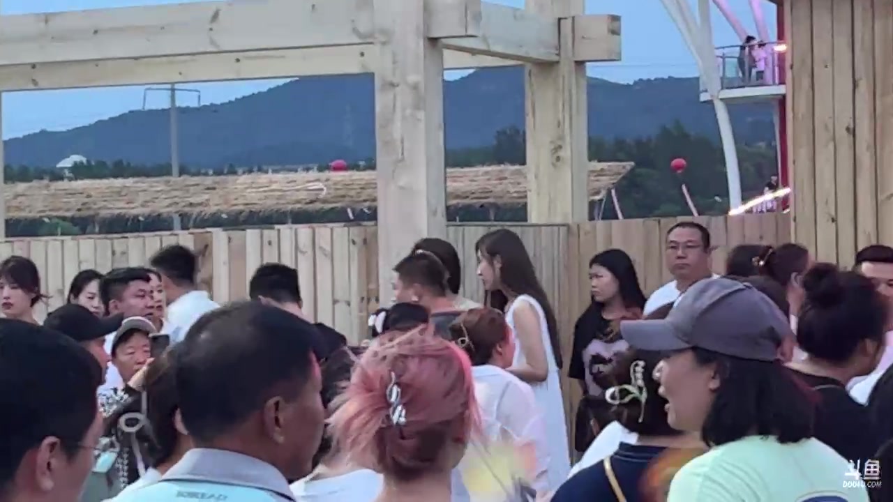 【2023-07-28 19点场】黑欢喜：户外，看看铁岭电音节烟花。