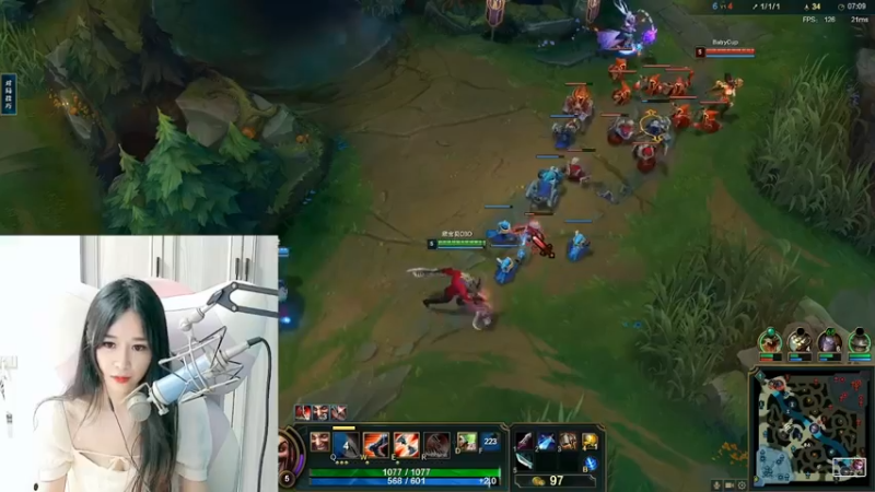 欣酱玩德莱文，队友剑圣来抓下很猛