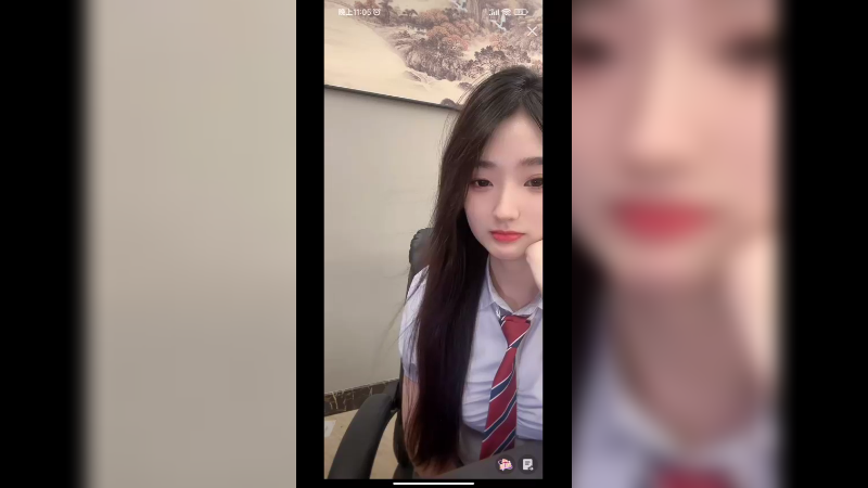 美女小姐姐在房间里直播好可爱啊