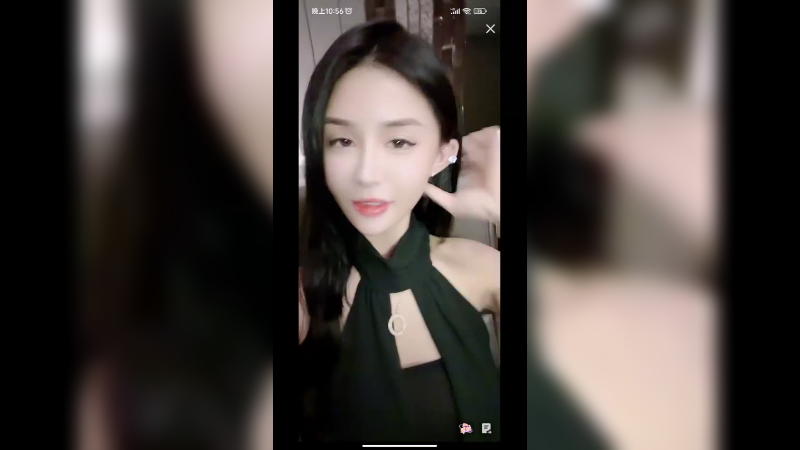 美女小姐姐和闺蜜在酒店直播，真可爱