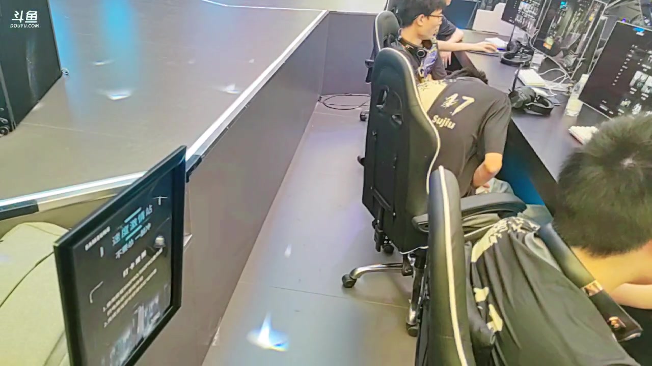 【2023-07-30 12点场】17shou丷：来CJ三星存储展台面基啊！