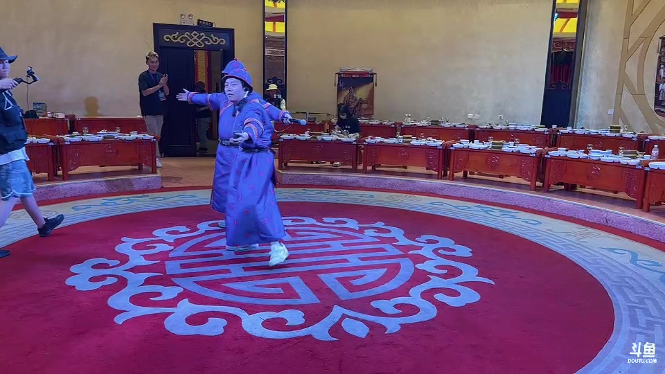 【2023-07-30 21点场】若若跑的贼快：今天又是开开心心的一天！