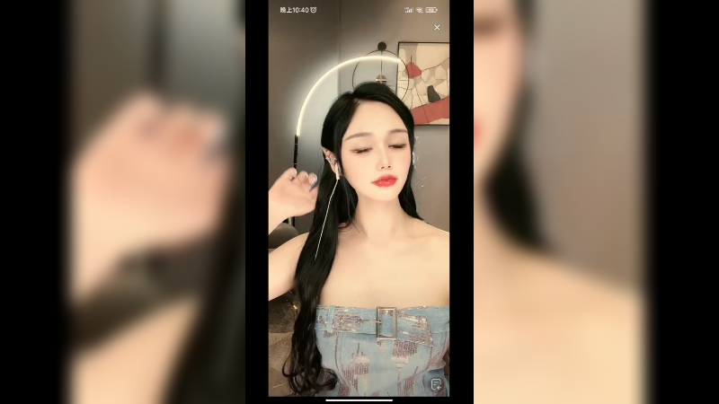 美女直播聊天，没表演啊