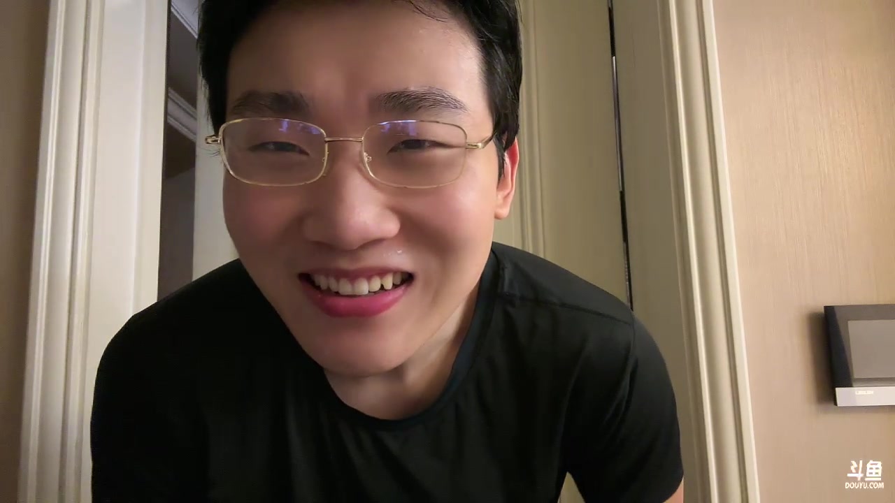 【2023-07-31 21点场】胸肌很大的良小伞：恐怖密室！一毛加入粉丝团！钻粉卡！