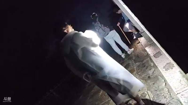 【2023-07-31 23点场】蓝战非OvO：挑战徒步爬黄山～环游第134天
