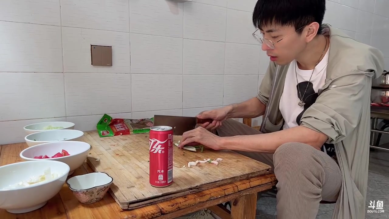 【2023-08-04 13点场】童猪啊i：云南Day2，钻石双倍1毛卡粉丝牌！