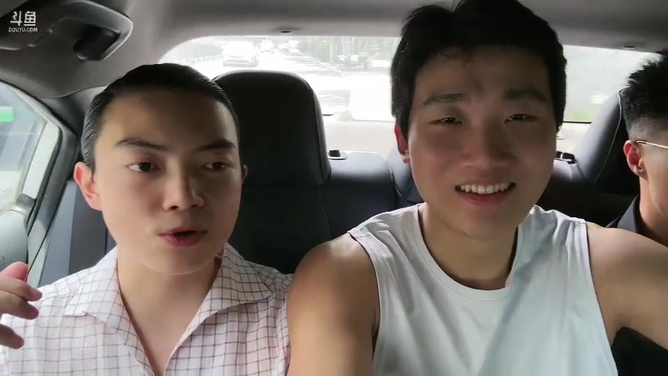 【2023-08-04 11点场】胸肌很大的良小伞：定制大龙西装！一毛卡牌子！钻石双倍