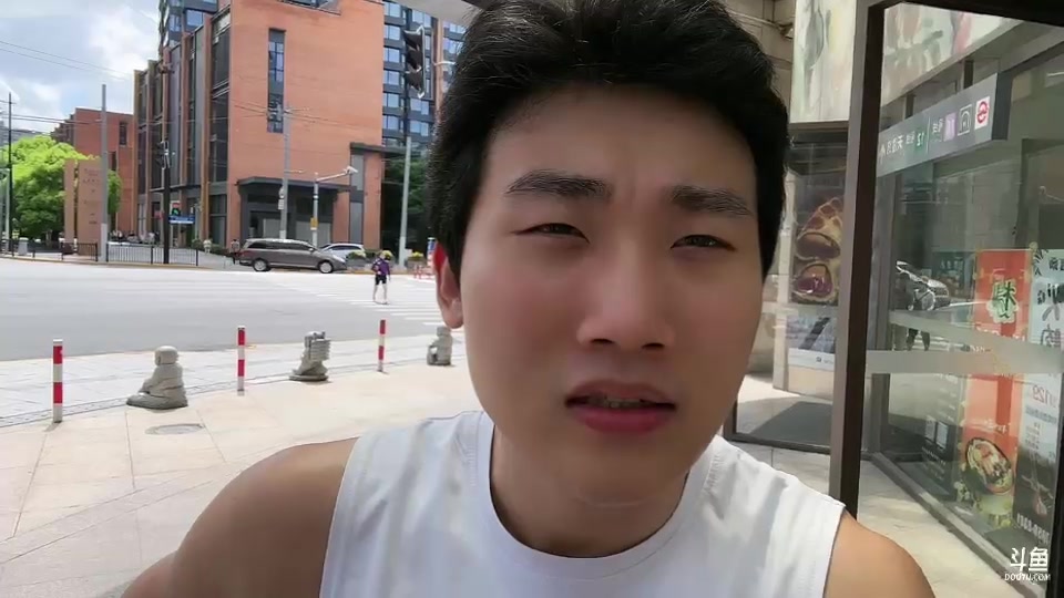 【2023-08-04 13点场】胸肌很大的良小伞：定制大龙西装！一毛卡牌子！钻石双倍
