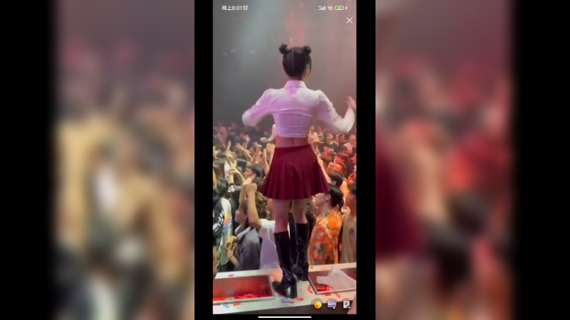 今晚河北石家庄的酒吧还是歌舞升平，好多人啊