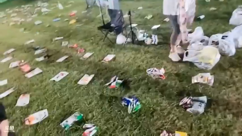 洪湖乡野趣味团播大哥丢圈圈套女主播买的东西