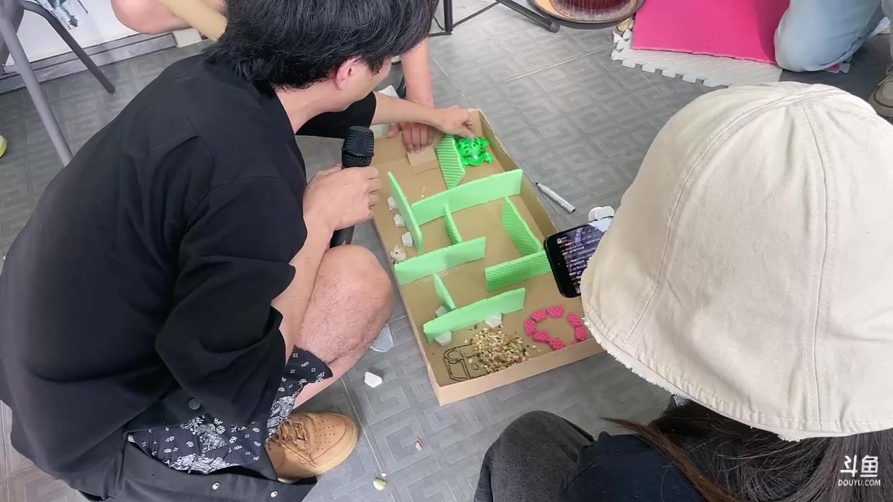 【2023-08-05 16点场】金甲EzNpc：头脑day2三月钻粉送卡包.