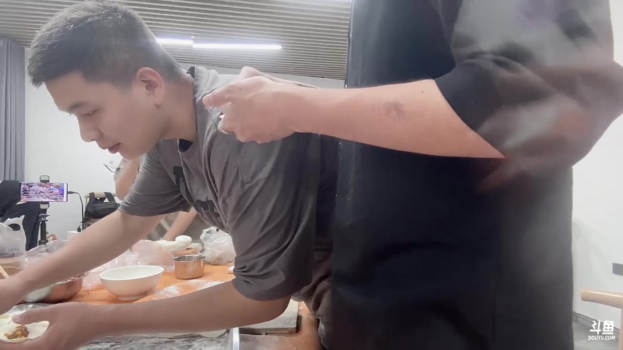 【2023-08-05 20点场】秀才冷男：头脑特工队day2三月钻粉送卡包.