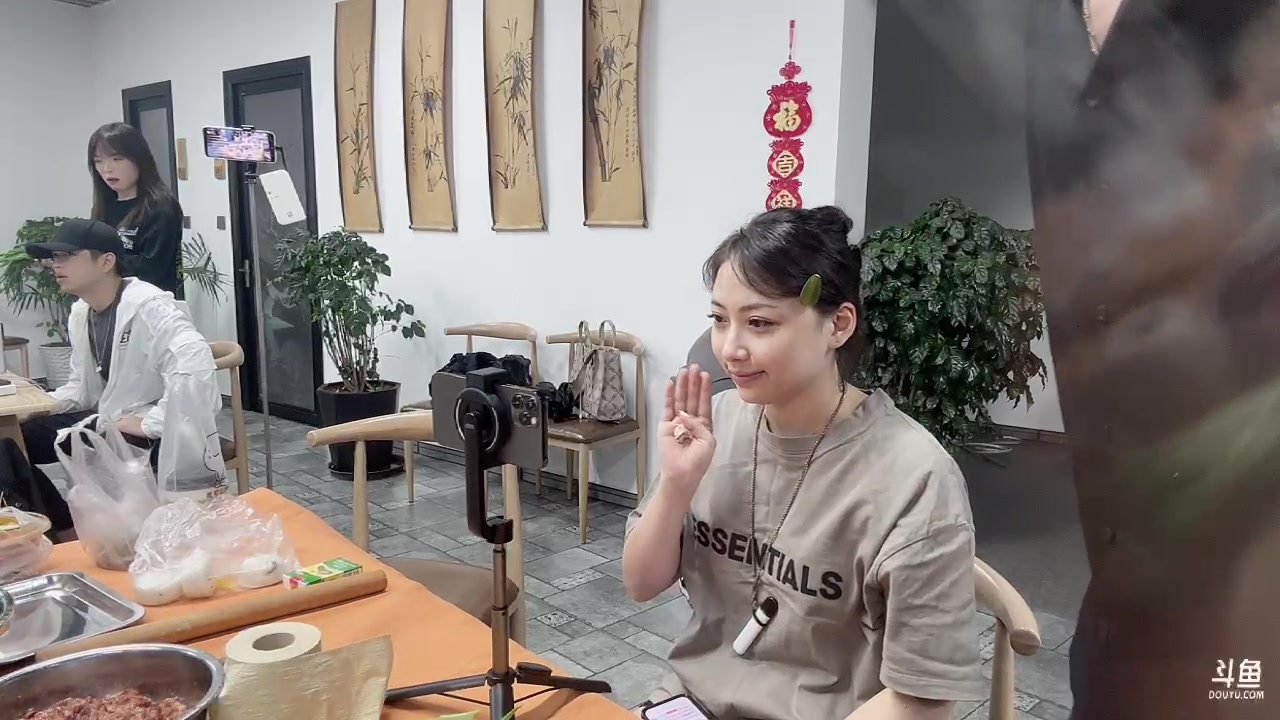 【2023-08-05 19点场】秀才冷男：头脑特工队day2三月钻粉送卡包.