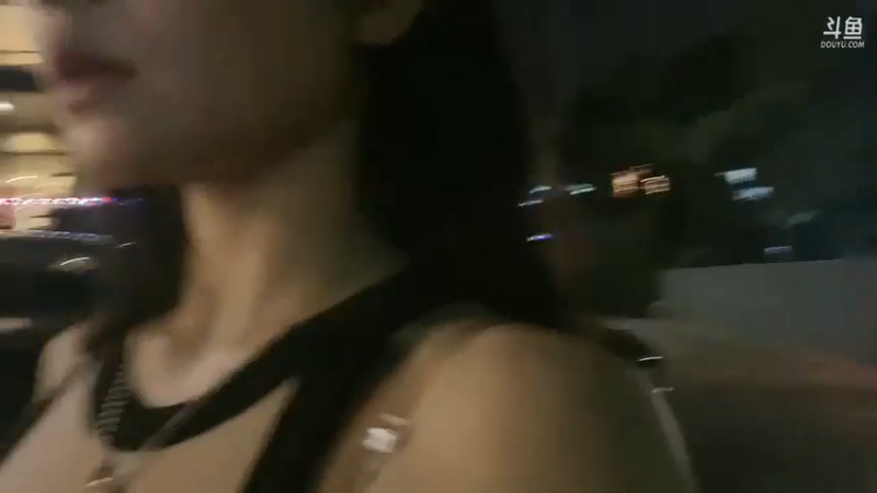 擎天妹妹和闺蜜去青岛旅游