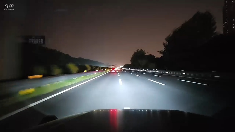 现在斗鱼直播出有声音的花钱弹幕了
