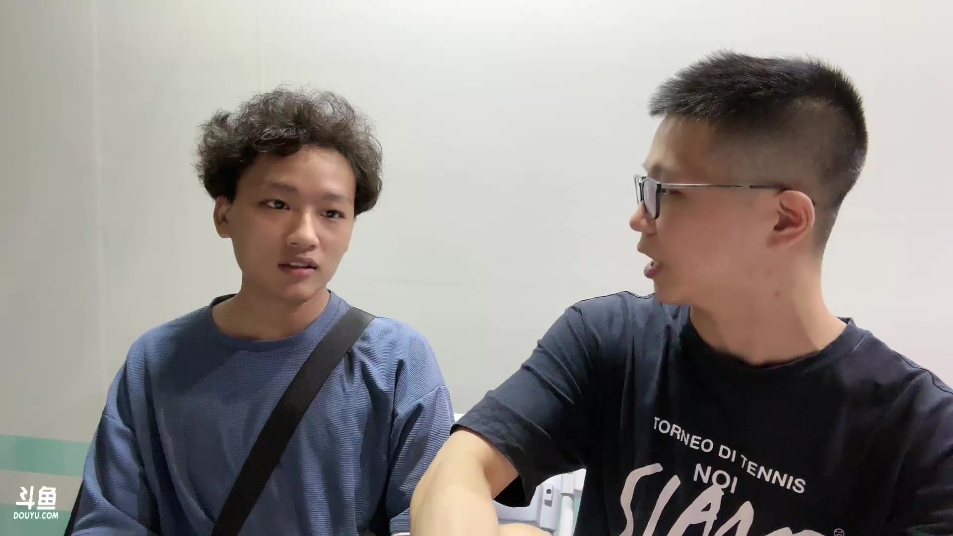 【2023-08-11 14点场】余小C真的很强：余小C：户外播一播