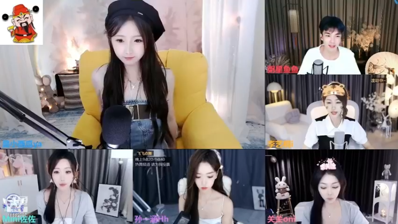 美女小西瓜居然买了一个夜壶杯子