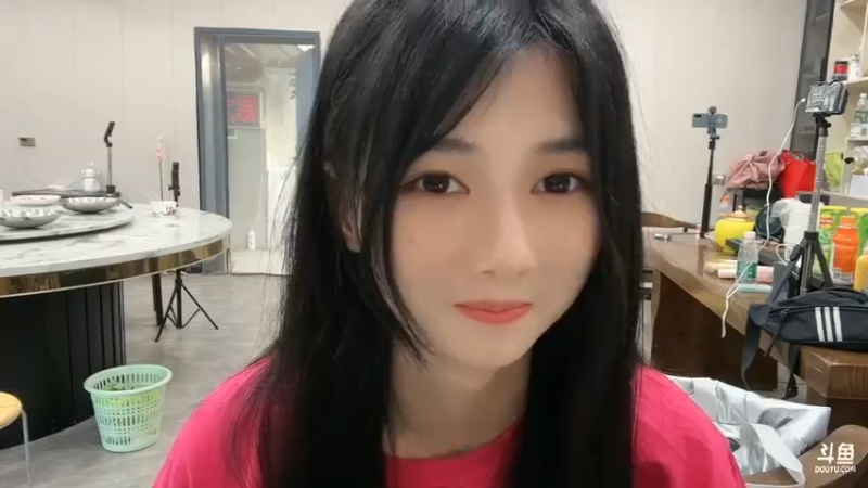 洪湖乡野趣味团播美女盐盐小姐姐真好看啊