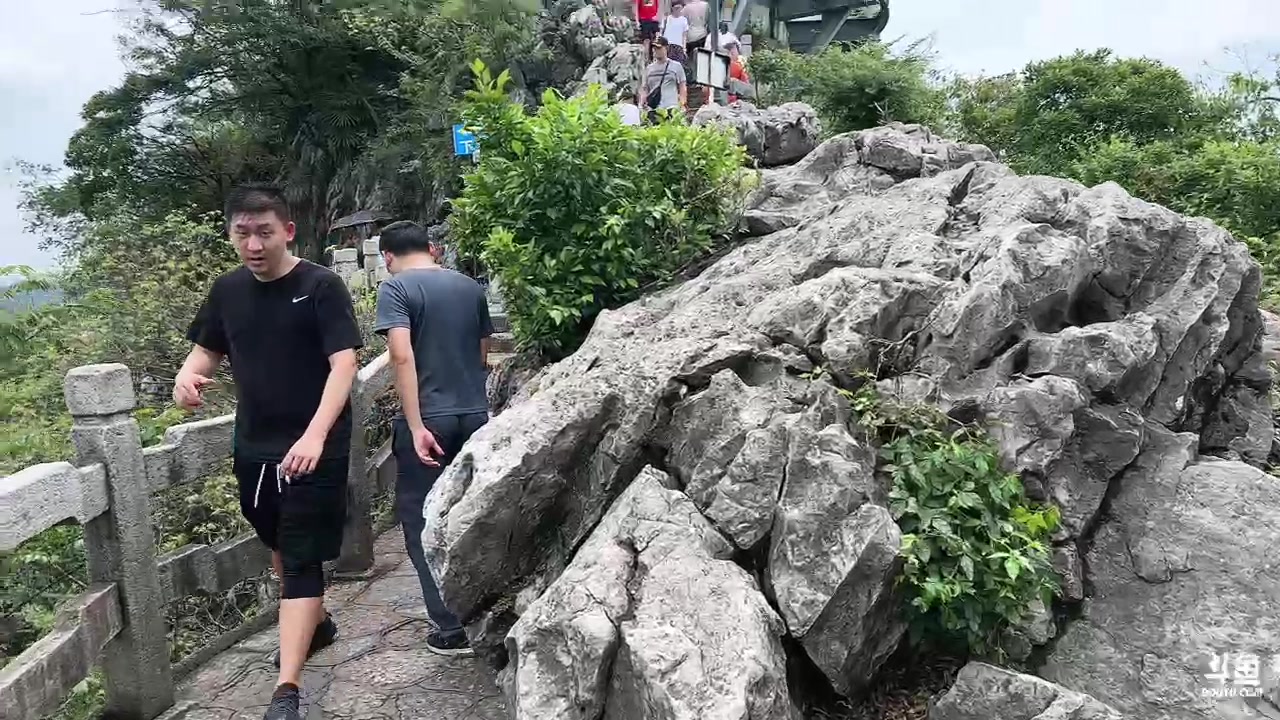 【2023-08-14 13点场】sakula吴润波：带你们爬柳州最高的山，最美的景